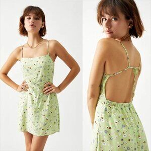 Kendall & Kylie Dainty Tie Back Mini Dress Floral Print Green | Casual Backless